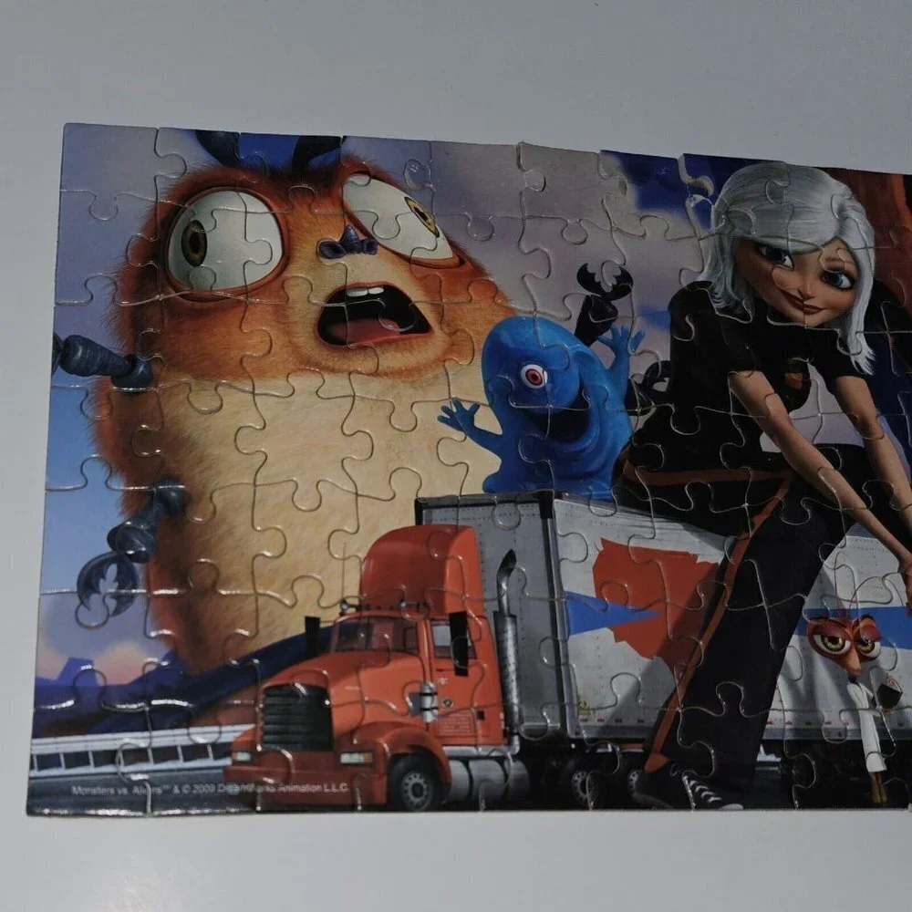 Monsters vs Aliens Panoramas Jr Jigsaw Puzzle 150 Pieces Panoramic READ AS IS